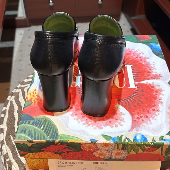 GUCCI Quentin Logo Pump Loafers - Picture 5 of 8